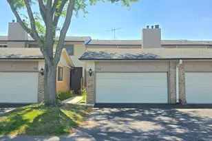 703 Mallard Ln, Deerfield, IL 60015 - Photo 1