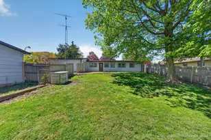41557 N Illinois St, Zion, IL 60099 - Photo 21