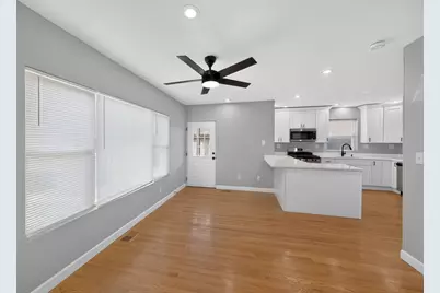 5755 W Eddy Street, Chicago, IL 60634 - Photo 17