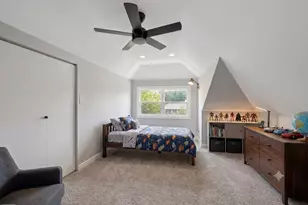 5755 W Eddy St, Chicago, IL 60634 - Photo 21
