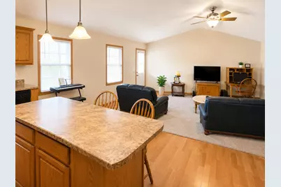 503 W Randolph Street #B, Heyworth, IL 61745 - Photo 5
