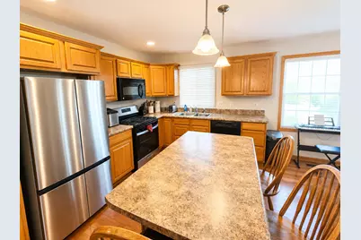 503 W Randolph Street #B, Heyworth, IL 61745 - Photo 9