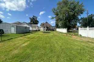 107 W Lincoln St, Harrisburg, IL 62946 - Photo 9