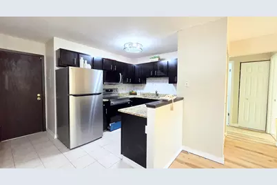 160 Dunteman Drive #102, Glendale Heights, IL 60139 - Photo 15