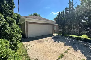 419-421 N Spring St, Elgin, IL 60120 - Photo 9