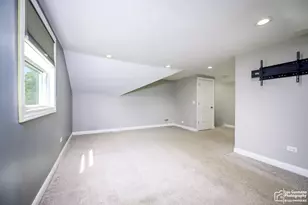 220 Green Valley Dr, Lombard, IL 60148 - Photo 17