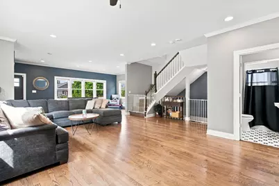 5337 W Barry Avenue, Chicago, IL 60641 - Photo 7