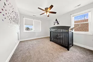 5337 W Barry Ave, Chicago, IL 60641 - Photo 21