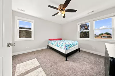 5337 W Barry Avenue, Chicago, IL 60641 - Photo 23