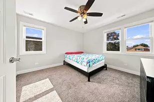 5337 W Barry Ave, Chicago, IL 60641 - Photo 23