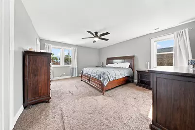 5337 W Barry Avenue, Chicago, IL 60641 - Photo 17