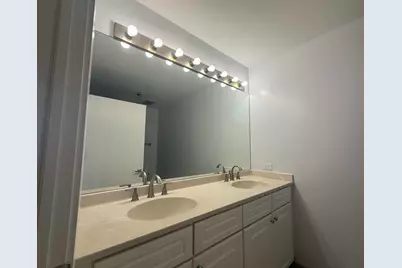 6000 N Cicero Avenue #302, Chicago, IL 60646 - Photo 11
