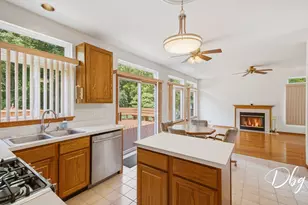566 W Wildspring Rd, Round Lake, IL 60073 - Photo 21