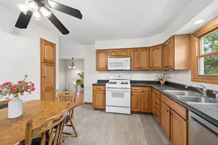 5700 Victoria Dr, Oak Forest, IL 60452 - Photo 7
