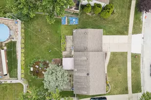 5700 Victoria Dr, Oak Forest, IL 60452 - Photo 25