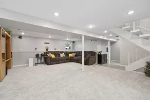 5700 Victoria Dr, Oak Forest, IL 60452 - Photo 15