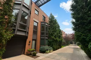 1441 N Cleveland Ave, Chicago, IL 60610 - Photo 1