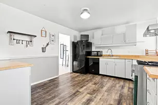 1709 Crescent Dr, Champaign, IL 61821 - Photo 7