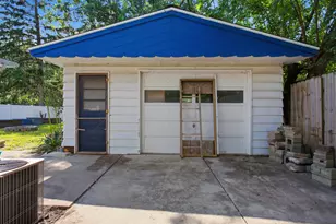 1709 Crescent Dr, Champaign, IL 61821 - Photo 19