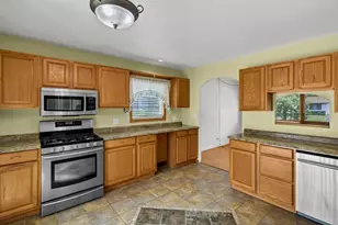 18595 W Pamela Pl, Gurnee, IL 60031 - Photo 3