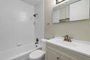 18595 W Pamela Pl, Gurnee, IL 60031 - Photo 7