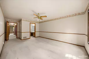 1109 Foxtail Ct, Darien, IL 60561 - Photo 7