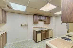 465 W Dominion Dr, Wood Dale, IL 60191 - Photo 11