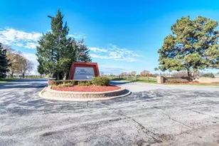 465 W Dominion Dr, Wood Dale, IL 60191 - Photo 29
