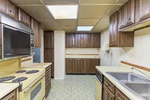 465 W Dominion Dr, Wood Dale, IL 60191 - Photo 13
