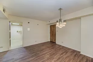 465 W Dominion Dr, Wood Dale, IL 60191 - Photo 5