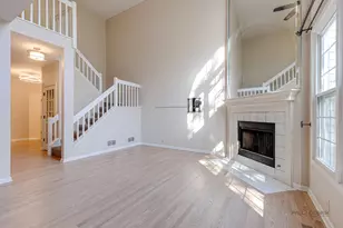 4405 Middleton Pl, Lisle, IL 60532 - Photo 9