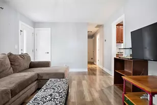 1603 Roder Ct, Streamwood, IL 60107 - Photo 3