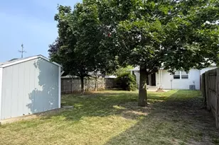342 E Myrtle St, Herscher, IL 60941 - Photo 15