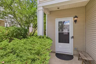 2254 Flagstone Ln, Carpentersville, IL 60110 - Photo 29