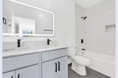 4350 W Lawrence Avenue #405, Chicago, IL 60630 - Photo 7