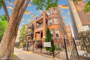 835 N Maplewood Ave, Chicago, IL 60622 - Photo 1