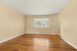 1403 Comanche Dr, Rockford, IL 61107 - Photo 9