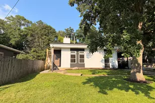 121 Oak Dr, Dekalb, IL 60115 - Photo 1