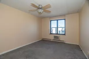 9128 W Terrace Dr, Niles, IL 60714 - Photo 9