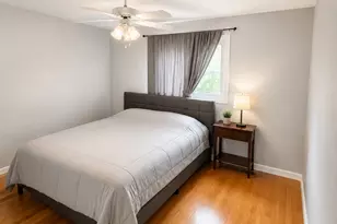 8808 S 85th Ct, Hickory Hills, IL 60457 - Photo 9