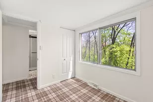 1010 Osage Dr, McHenry, IL 60051 - Photo 9