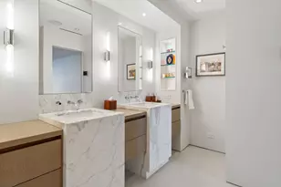 180 E Pearson St, Chicago, IL 60611 - Photo 25