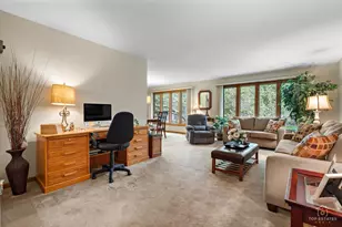 232 Royal Ln, Bloomingdale, IL 60108 - Photo 7