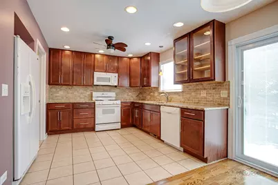 2382 N Quaker Hollow Lane, Round Lake Beach, IL 60073 - Photo 9