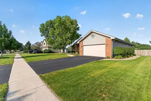 2592 Molly Ct, New Lenox, IL 60451 - Photo 5