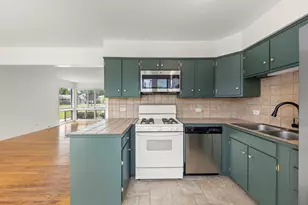 248 E Wrightwood Ave, Addison, IL 60101 - Photo 9
