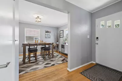 620 E 10th Street, Lockport, IL 60441 - Photo 3