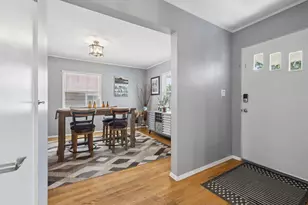 620 E 10th St, Lockport, IL 60441 - Photo 3