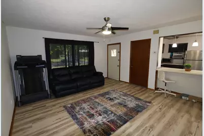 2015 Shelley Drive, Rockford, IL 61101 - Photo 7
