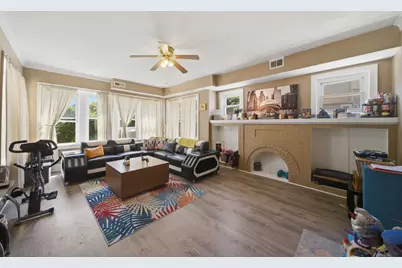 2038 N Kostner Avenue, Chicago, IL 60639 - Photo 9